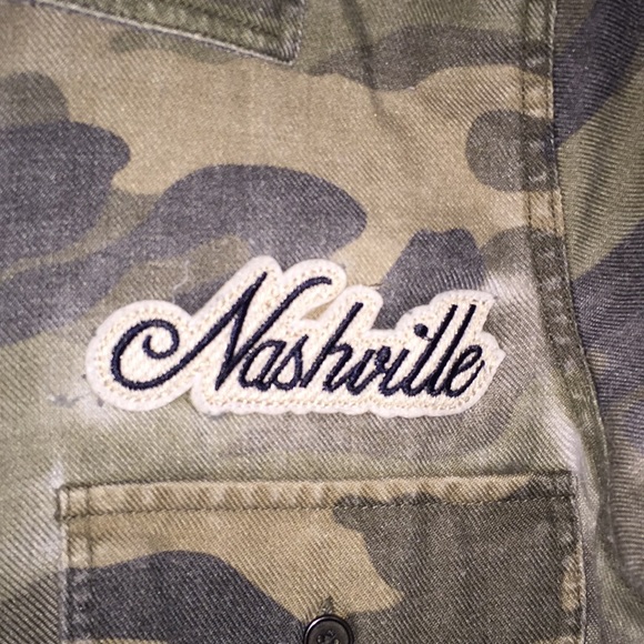 A camo flannel - Picture 2 of 4